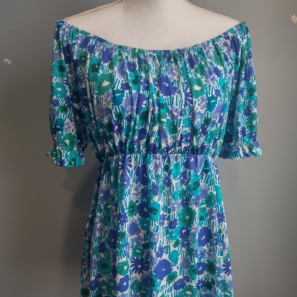 Blue floral off shoulder top - Picture 3 of 4